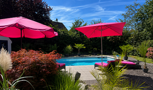 Exclusive single-family home with a pool, situated on a 2,002 m² plot of land, near Trier.