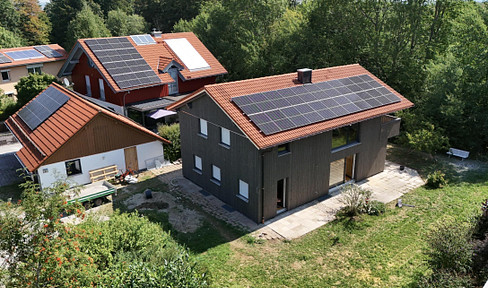 Freistehendes Einfamilienhaus mit Einliegerwohnung