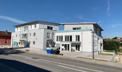 Einzimmerwohnung mit Kellerabteil, Terase, eingebaute Küche