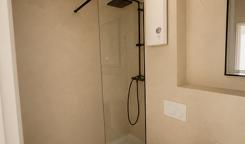 Move in and fall in love! Stylish living in Schwachhausen with a sunny balcony | No commission fees |
