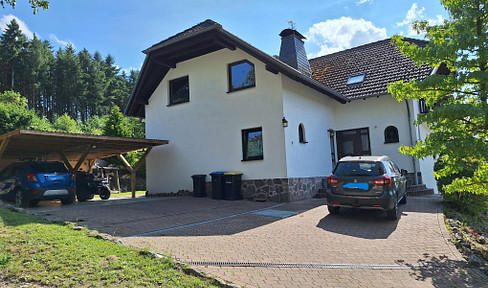 Spacious living in a well-maintained country house (near a golf course/forest edge). NO COMMISSION.