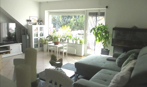 3-Zi.Wohnung mit Balkon, Atelierzimmer, kl. Garten, Gartenhaus u. Garage im 4.Fam. Haus