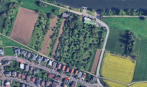 Detached house in a row, with 6 rooms – Plenty of space, good transport links, and potential as an investment property.
