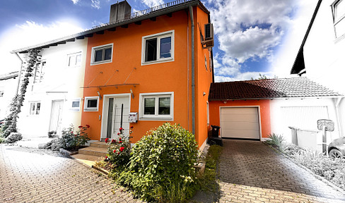 Well-maintained semi-detached house in a quiet, cul-de-sac location.