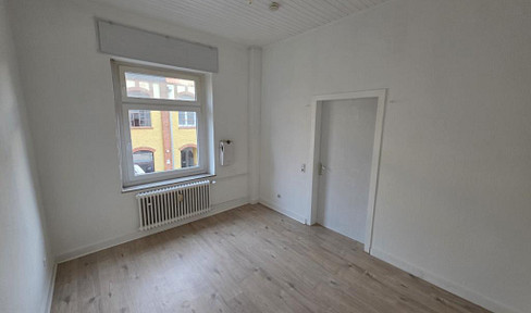 Bright, 2-room student apartment, 31 square meters, shared bathroom/shower facilities.