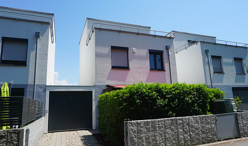 Modernes Einfamilienhaus mit KfW-55-Standard und hochwertiger Ausstattung