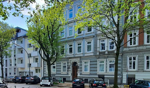 Modernized 2-room apartment in the Grindelviertel district, close to the university.