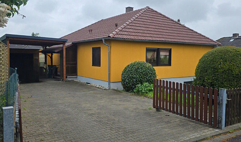 House with potential, located in a quiet area near the Aisch-Park shopping center.