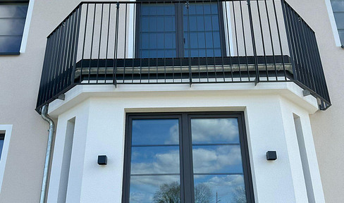 First occupancy: Modern penthouse apartment with a kitchen, air conditioning, and underfloor heating.