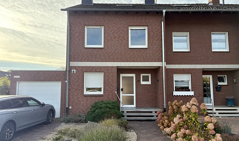 Großzügiges Reihenendhaus mit Garten, Garage und ausgebautem Spitzboden in Biemenhorst