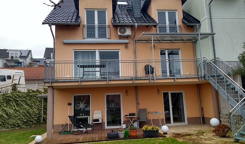 Doppelhaushälfte mit Einliegerwohnung, Fernblick und gehobener Ausstattung zu verkaufen