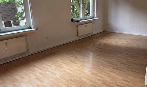 großzügige 3 Zimmerwohnung mit Charme