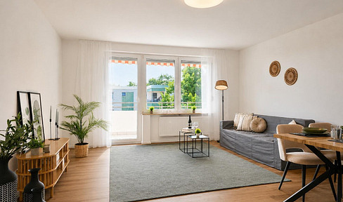 Provisionsfrei: Frisch renovierte 4-Zimmer-Wohnung mit großem Balkon & 2 Parkplätzen