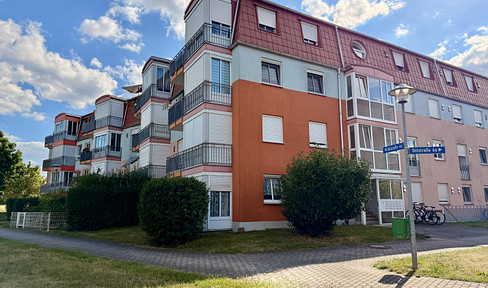 2-room apartment with fitted kitchen and underground parking space / 5.49% yield / Price-to-rent ratio of 18.