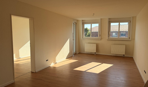 renovierte 2 Raum Wohnung mit Klima, EBK und TG Stellplatz