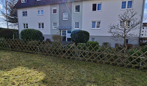 Bright apartment with a large balcony and parking space – Albert-Schweitzer-Siedlung 7b, Glauchau.