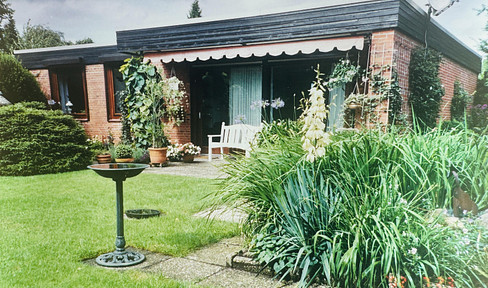Bungalow in Reinbek, located at the end of a cul-de-sac.