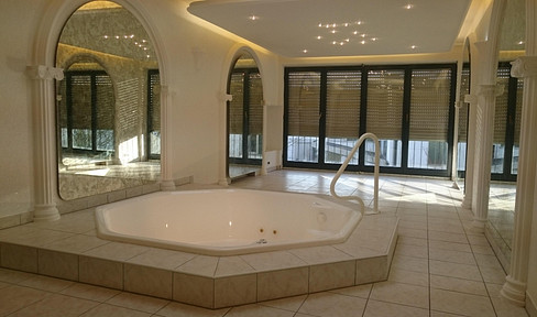 Penthouse with wellness facilities, 320 square meters.