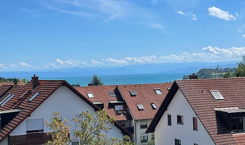 Spacious 5.5-room maisonette apartment with lake views in KN-Litzelstetten.