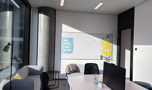 Bürofläche mit Skyline-Blick