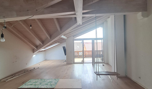Großzügige Dachgeschosswohnung