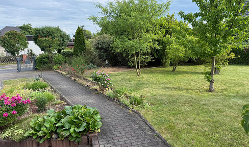 Einfamilienhaus mit 1209qm Grundstück & über 250qm Nutzfläche