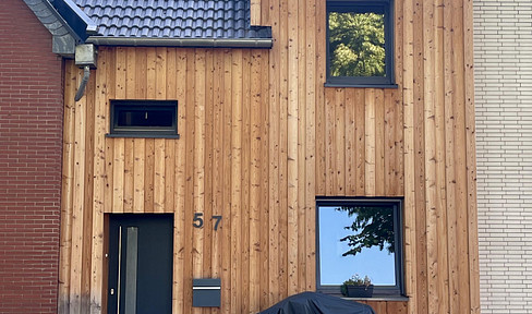 Bright, attractive single-family house in the center of Frechen | Completely renovated | Available from September | No commission fees.