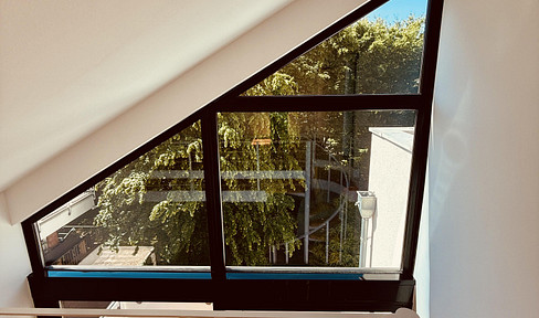 Maisonette-Traum in Alt-Weiden: Galerie, großzügige Dachterrasse und moderne Wärmepumpe