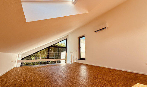 Maisonette-Traum in Alt-Weiden: Galerie, großzügige Dachterrasse und moderne Wärmepumpe