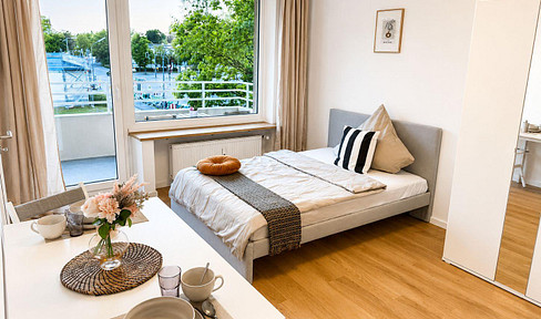 Erstbezug nach Sanierung – Modern möbliertes 1-Zimmer-Apartment mit Balkon in Top-Lage