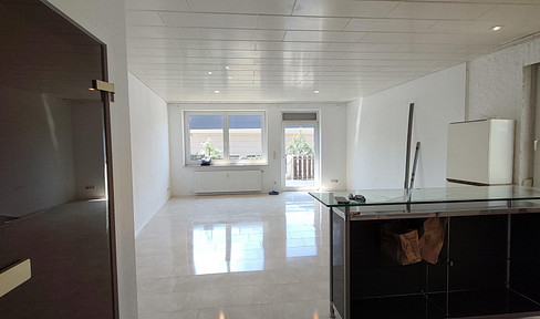 3-room apartment, fitted kitchen, terrace, garden, garage.