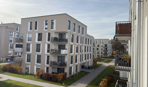 Bright, sun-filled 2-room apartment for rent in Aubing/Pasing, with a kitchen and balcony.