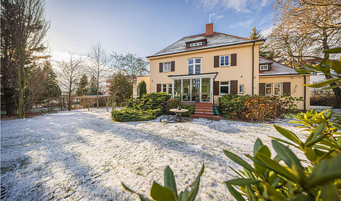 Representative, well-maintained older villa.