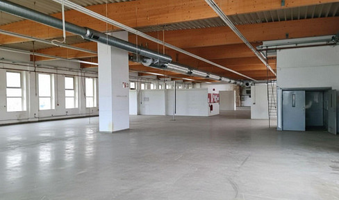 Large commercial space of 5,200 square meters available for long-term lease in Haan – partial areas starting from 300 square meters are possible.