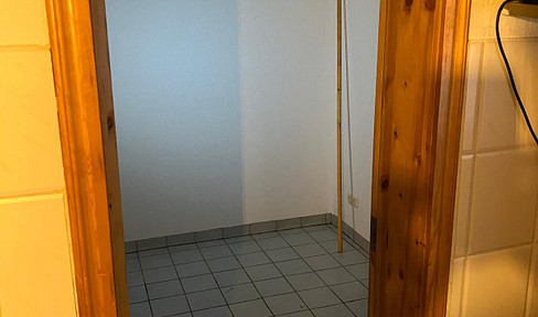 Gepflegte 2-Raum-Erdgeschoss-Maisonette-Wohnung mit Einbauküche in Mönchengladbach