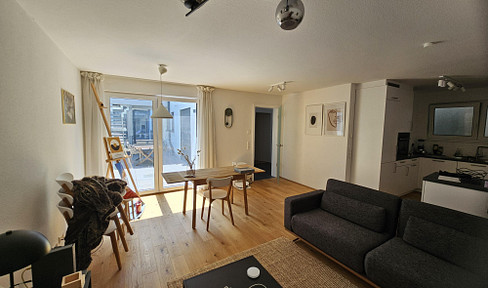 2-room apartment with fitted kitchen, storage room, and cellar compartment, located in the city center of Karlsruhe.