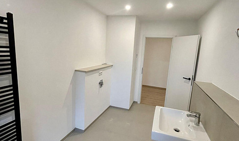 3-Raum DG-Wohnung mit neuer Einkauküche in Meerane - Erstbezug hochwertig saniert