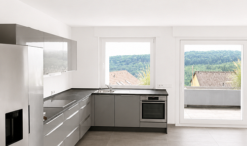 Spacious 105 m² apartment with a loft-like feel.