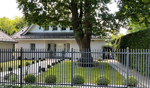 Repräsentative Premium-Villa auf 2.300 qm Parkgrundstück in bester Lage von Glienicke