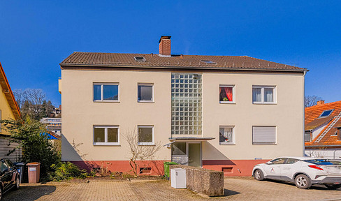 Erstbezug nach Renovierung - Lichtdurchflutete 3-Zimmer-Wohnung mit  großem Balkon und Stellplatz