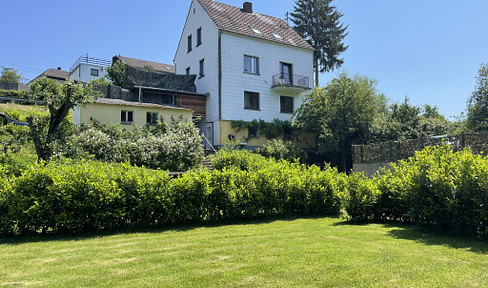 Haus für Naturliebhaber direkt am Fluss in Gerolstein - 7200qm Grundstück - 3 Wohnungen
