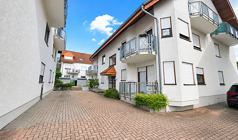 Schöne, renovierte, teilmöblierte 2-Zimmer Wohnung in zentraler, ruhiger Lage