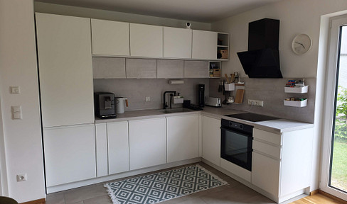 Exclusive 3-room ground floor apartment with garden.