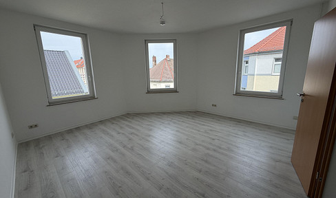 3,5 ZW | 85 m² | 2 Bäder | Einbauküche & Balkon | renoviert | WG-geeignet
