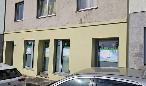 Prime Location with Future Potential – Attractive retail space in the Central Living complex, approximately 80 m², with favorable rental terms.