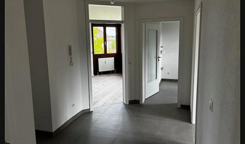 Bright and freshly renovated apartment with a brand new fitted kitchen.