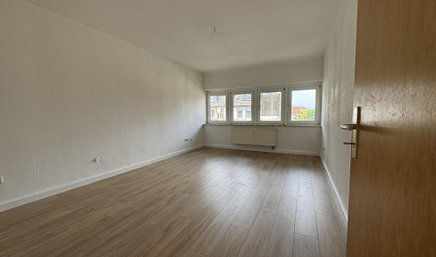3-room apartment with new laminate flooring and a practical layout.