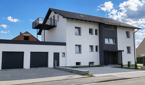 Commission-free and completely renovated in 2026: Brand new 2-room apartment with a sunny balcony of approximately 12m².