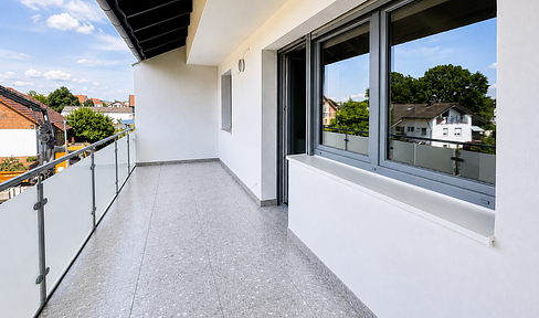 Provisionsfrei & kernsaniert 2026: helle 2-Zimmer-Wohnung mit sonnigem ca. 12m² Balkon