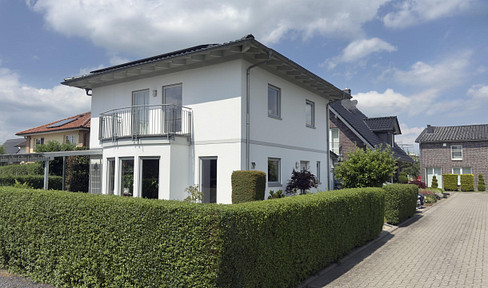 Modern city villa with excellent energy efficiency (A+), located in a desirable residential area of Buxtehude-Westmoor / Königsdamm.